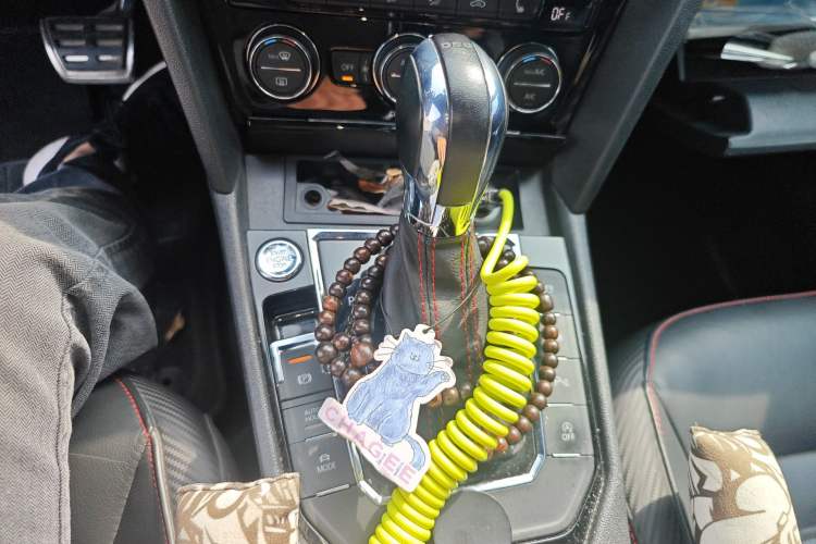 Used Volkswagen Lamando 2017 2.0T GTS Gear Lever