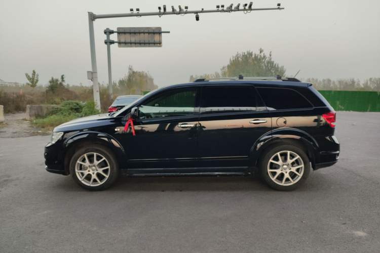 Used Dodge Journey 2013 2.4L Two-Wheel Drive Luxury Version