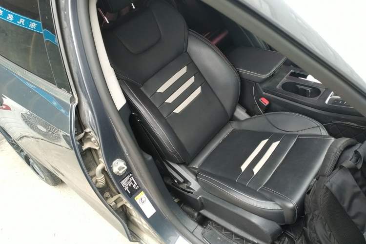 Used BYD Qin Pro 2020 Beyond Edition 1.5TI Automatic Prestige Version Right Front Seat