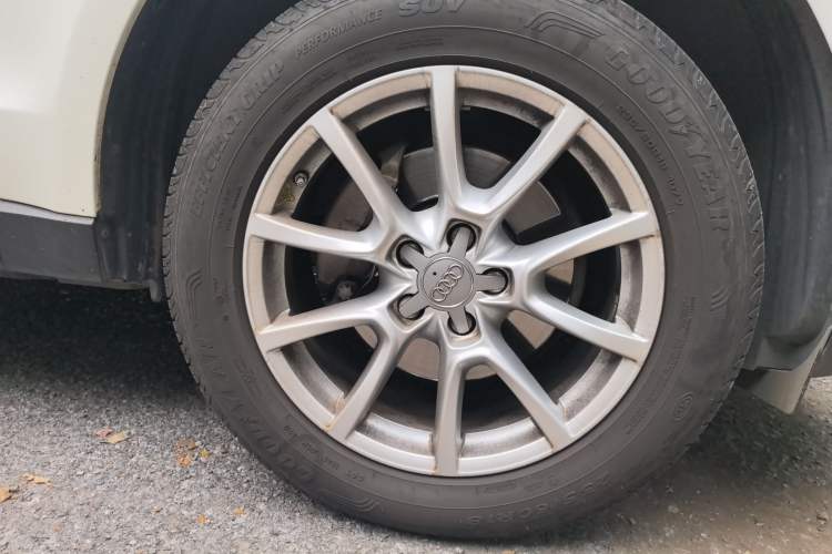 Used Audi Q5 2015 40 TFSI Trendy Edition Right Front Wheel Hub