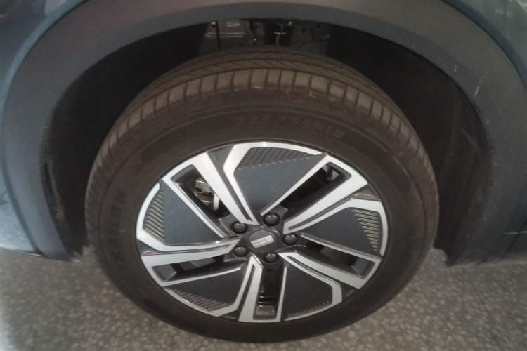 Used Geely Galaxy Xingjian 7 EM-i 2026 Model 135km Smart Navigation Version Exterior 4