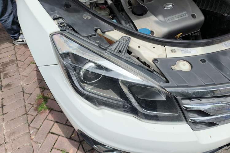 Used GAC Trumpchi GS5 Super 2015 2.0L Automatic Two-Wheel Drive Luxury Navigation Edition
