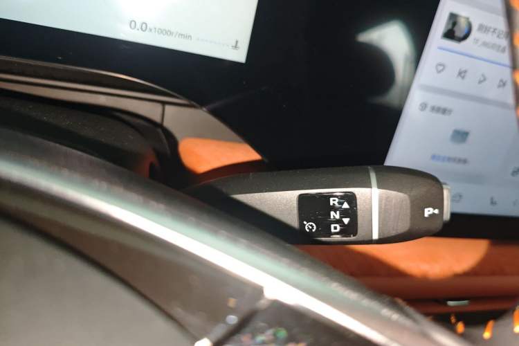 Used CHANGAN CS75 PLUS 2025 4th Generation 1.5T New Blue Whale Smart Luxury Edition Gear Lever