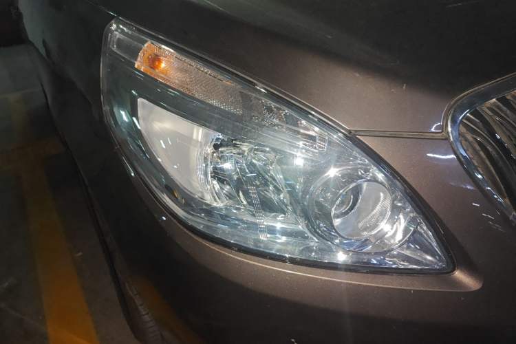 Used Buick GL8 2014 2.4L CT Luxury Business Comfort Edition Right Front Headlight