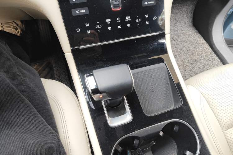 Used Li Auto ONE 2021 Extended-Range 6-Seater Version Gear Lever