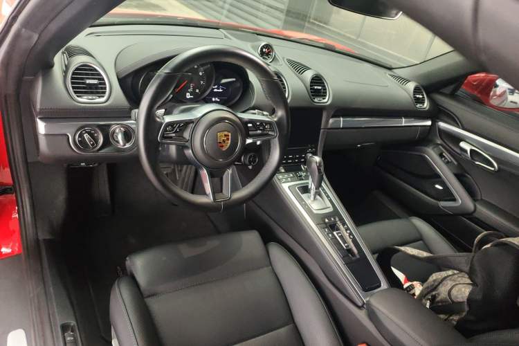 Used Porsche 718 2020 Boxster 2.0T Center Console