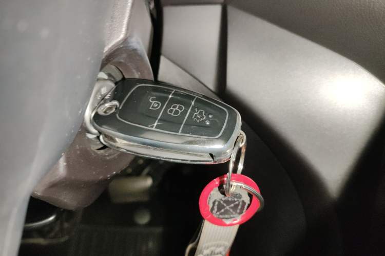 Used Ford Kuga 2017 EcoBoost 180 Two-Wheel-Drive Tiger Leap Model Vehicle Key