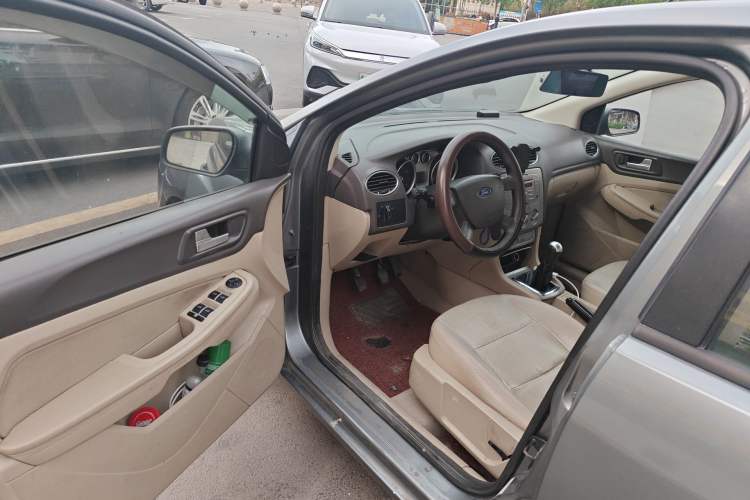 Used Ford Focus 2011 Sedan 1.8L Manual Classic Model Driver Seat