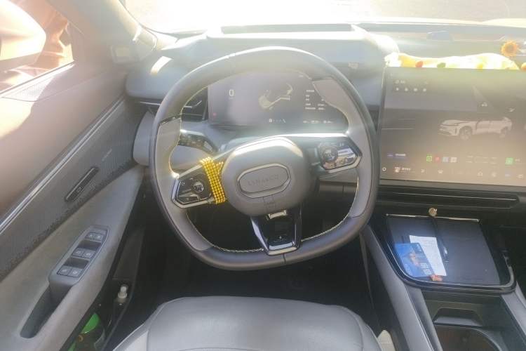 Used Lynk & Co 08 EM-P 2023 245km Ultra-Long Range Halo