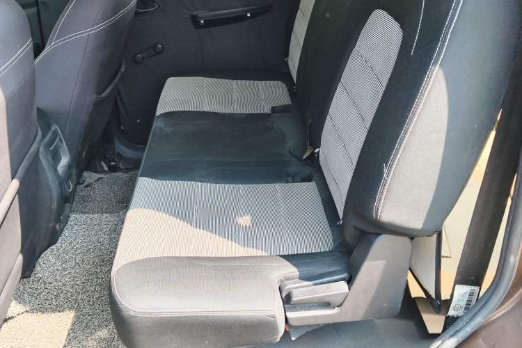 Used Wuling Hongguang 2019 1.5L S Basic Version China VI Standard LAR Left Rear Seat