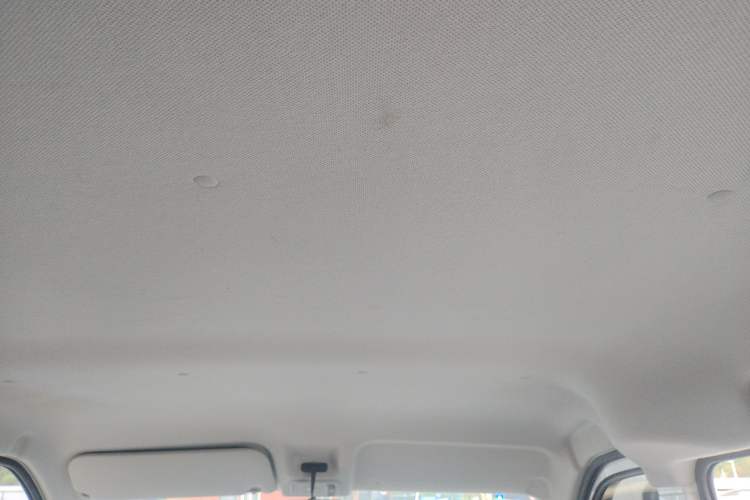 Used Wuling Yangguang 2024 300KM Comfort Version Passenger Van 75kW
