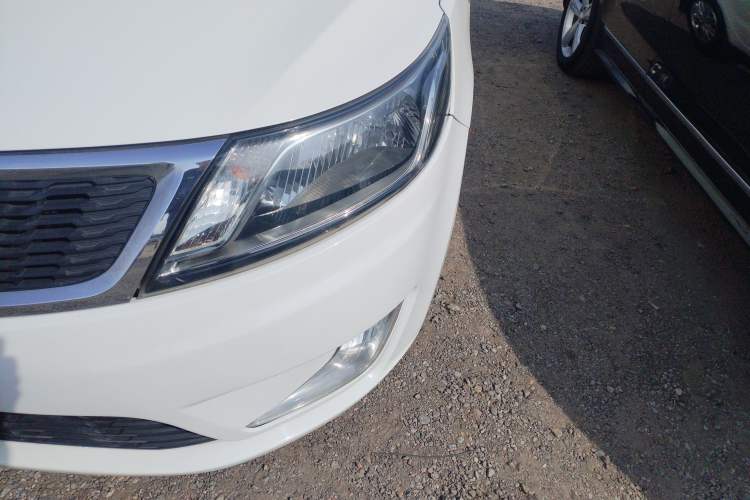 Used Kia K2 2012 Sedan 1.4L MT GLS Commemorative Edition
