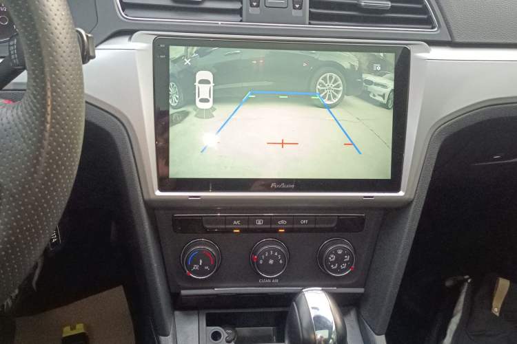 Used Volkswagen Lamando 2017 230TSI DSG Fashion Edition
