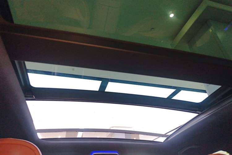 Used Mercedes-Benz GLC 2024 GLC 300 L 4MATIC Dynamic Edition 5-seater Headliner