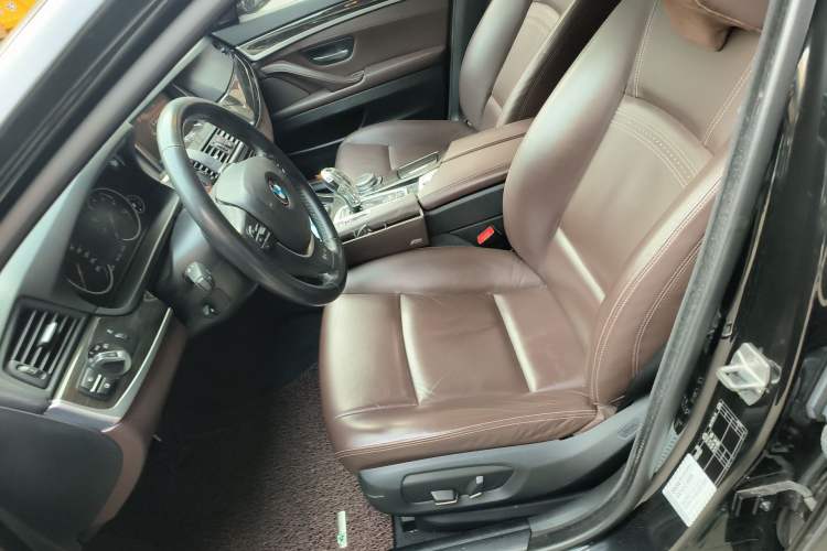 Used BMW 5 Series 2017 525Li Luxury Design Package Left Front Seat