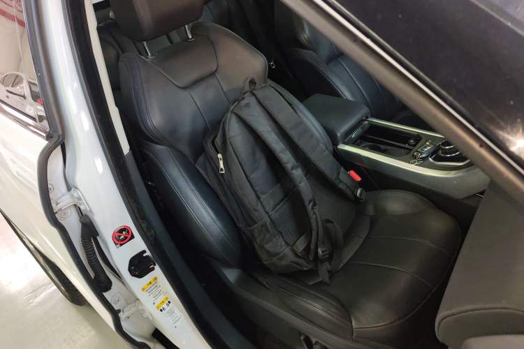 Used Land Rover Range Rover Evoque 2018 240 PS SE Smart Brilliance Edition
