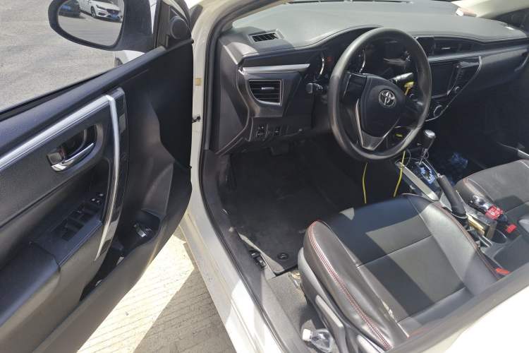 Used Toyota Corolla 2014 1.6L CVT GL-i Driver Seat