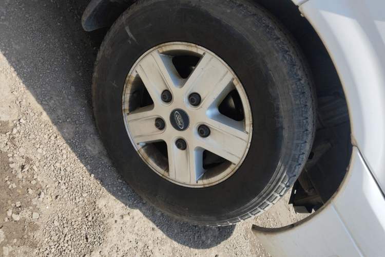 Used Ford Transit Custom 2016 2.2T Short-Wheelbase 6-Seater Mid-Roof Multi-Purpose Vehicle Right Front Wheel Hub