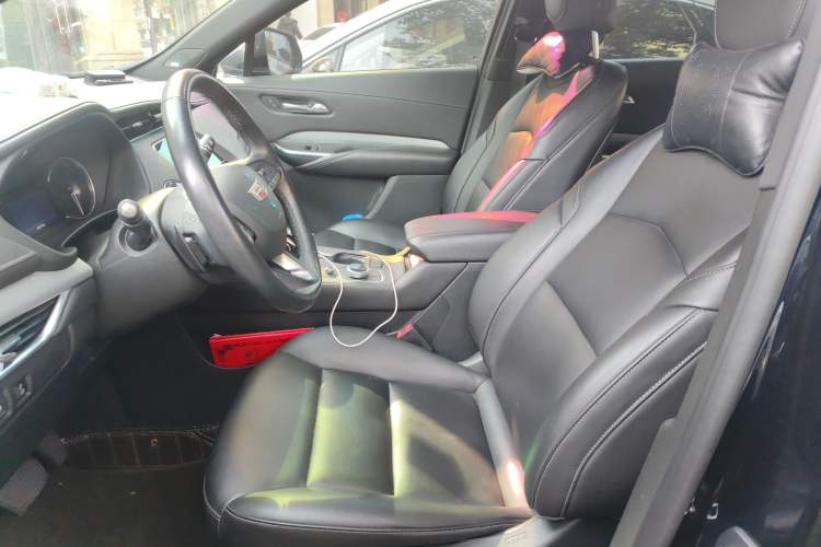 Used Cadillac XT4 2021 28T Two-Wheel Drive Leading Version
