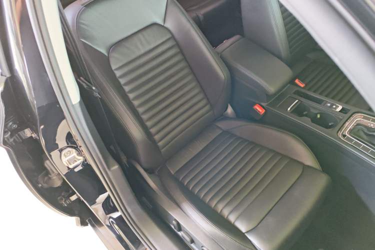 Used Volkswagen Magotan 2018 330TSI DSG Advanced Model Right Front Seat