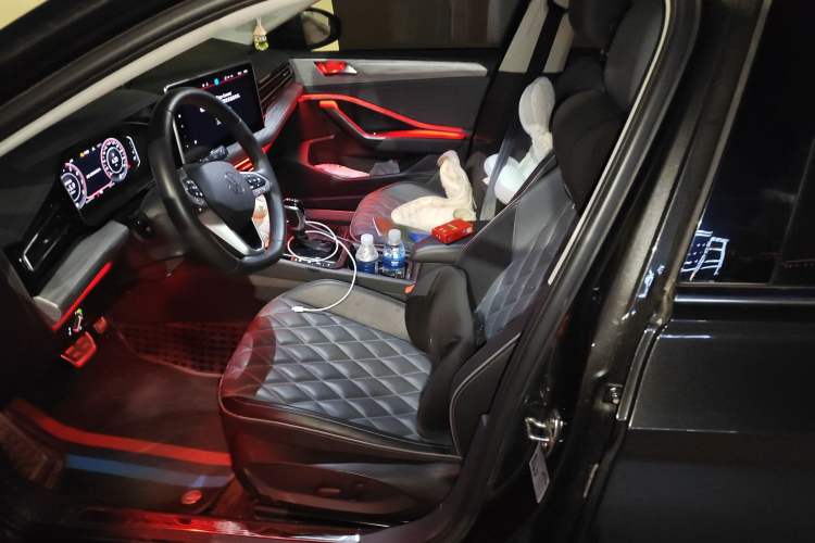 Used Volkswagen Sagitar 2023 300TSI DSG Excellence Edition Left Front Seat