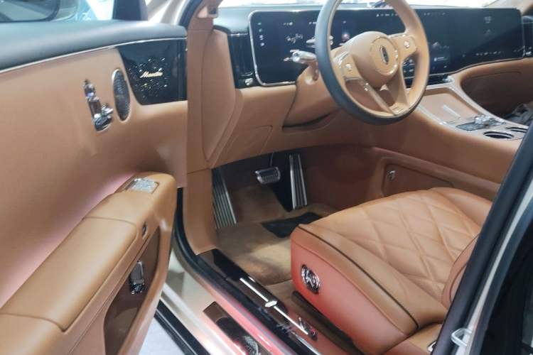 Used Hima S800 2025 Model, Range-Extended Starlight Prestige Edition, 5 Seats
