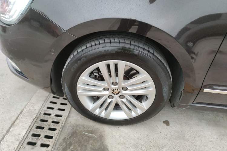 Used Skoda Superb 2013 1.8TSI Automatic Yashi Edition