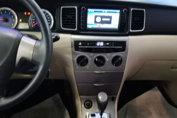 Used Toyota Corolla EX 2013 1.6L Automatic Excellence Edition Audio And AC Panel