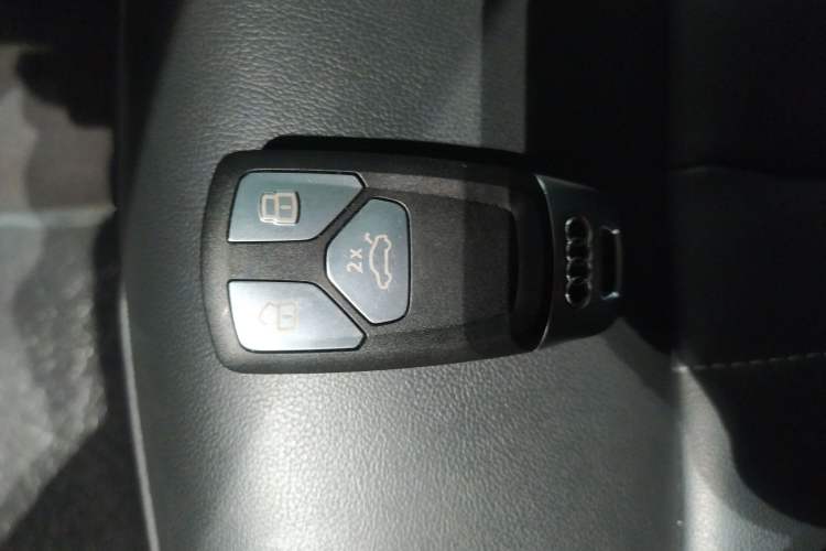 Used Audi Q5L 2023 40T Luxury Dynamic Model