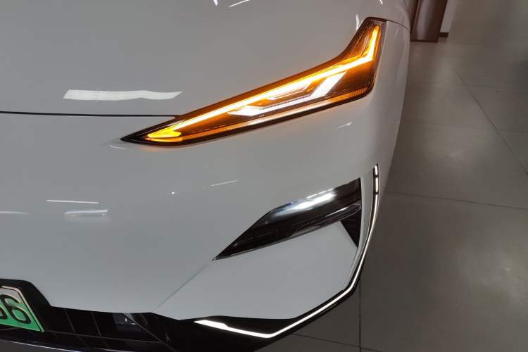 Used Geely Galaxy E8 2024 665 km Range Rear-Drive Starship Long-Range Version