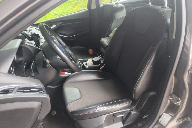 Used Ford Focus 2012 Sedan 1.6L Automatic Fashion Edition