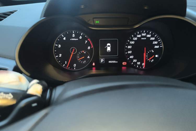 Used Hyundai Veloster 2015 1.6T Automatic Luxury Edition Odometer Close Up