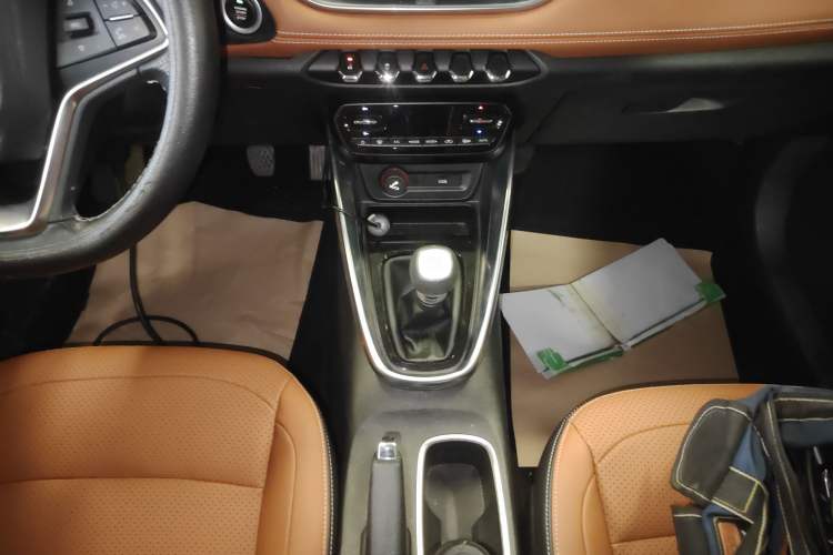 Used Baojun 510 2017 1.5L Manual Luxury Model Gear Lever