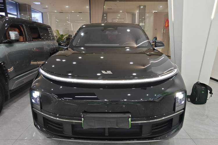 Used Li Auto L8 2023 Pro Model
