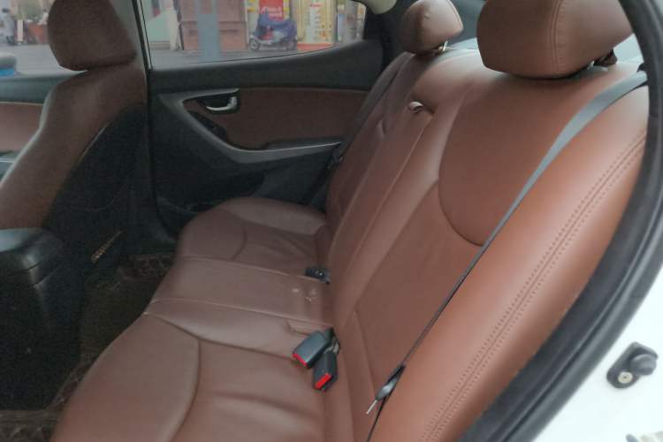 Used Hyundai Elantra (5th Generation / Langdong) 2016 1.6L Automatic Prestige Model
