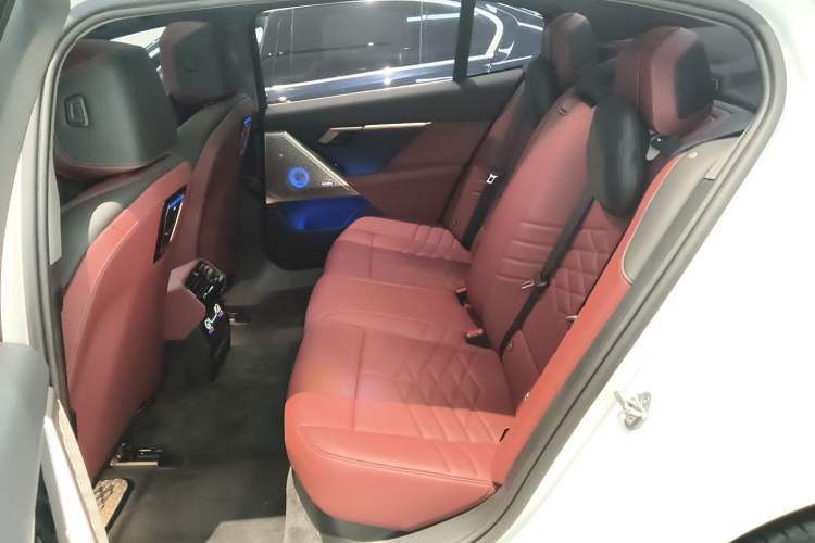 Used BMW 5 Series 2025 530Li Luxury Edition M Sport Package
