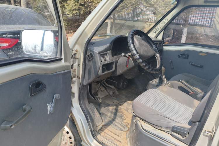 Used Wuling Zhiguang 2015 1.2L Practical LS-I Model
