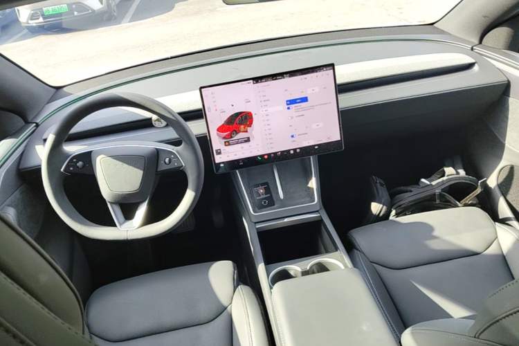 Used Tesla Model Y L 2025 Model Long-Range All-Wheel-Drive Version
