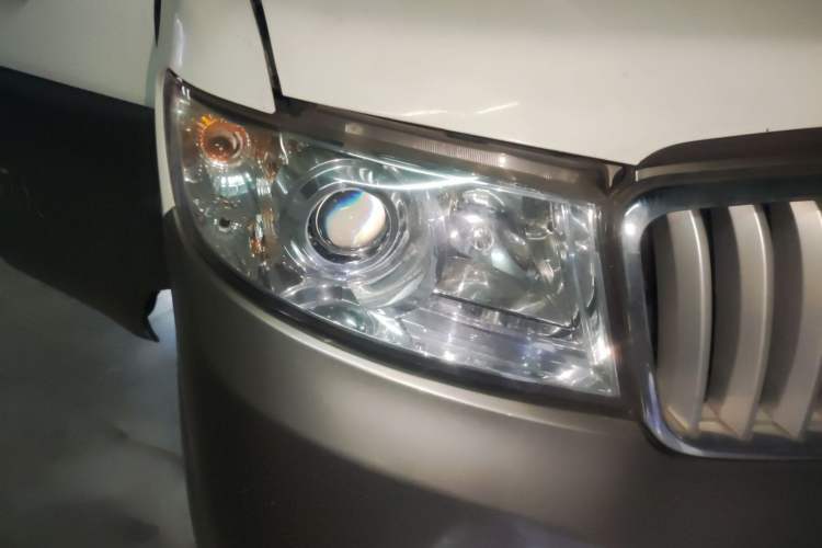 Used Jinbei New Hiace X30L 2016 1.3L Business Edition DLCG12 Right Front Headlight