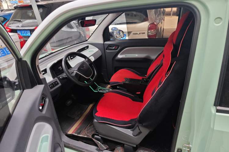 Used Wuling Hongguang MINIEV 2021 Macaron Fashion Model Lithium Iron Phosphate