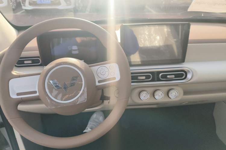 Used Wuling Hongguang MINIEV 2024 3rd Generation 215km Youth Edition