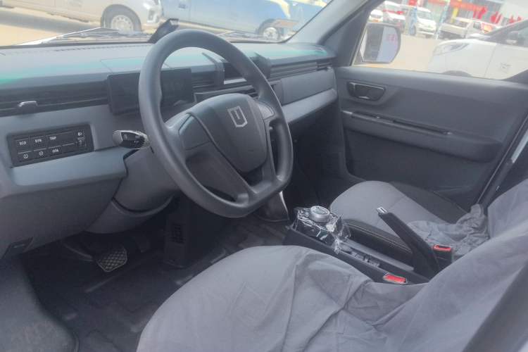 Used Farizon Xingxiang V 2023 V6E PLUS Guoxuan High-Tech 41.93 kWh Value Edition