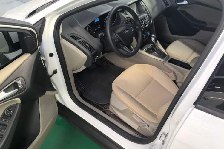 Used Ford Focus 2015 Sedan 1.6L Automatic Comfort Model