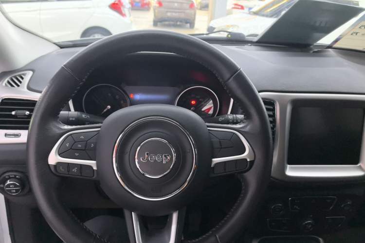 Used Jeep Compass 2017 200T Automatic Family Edition