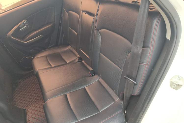 Used Huatai Santa Fe 2017 1.5T Gasoline Automatic Two-Wheel Drive Smart Enjoyment i3 Model
