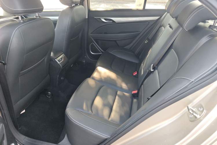 Used Geely Auto Emgrand 2019 Leading Edition 1.5L CVT Upward-Connected Model China VI Standard