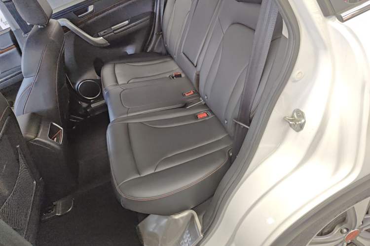 Used Haval H6 2015 Revised Version Sport Edition 1.5T Manual Transmission Two-Wheel Drive Elite Grade