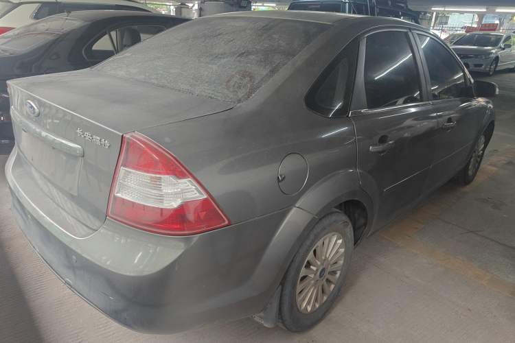 Used Ford Focus 2013 Sedan Classic 1.8L Manual Fashion Edition