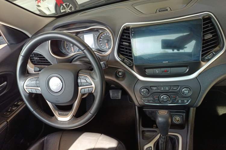 Used Jeep Cherokee 2016 2.4L Leading Edition