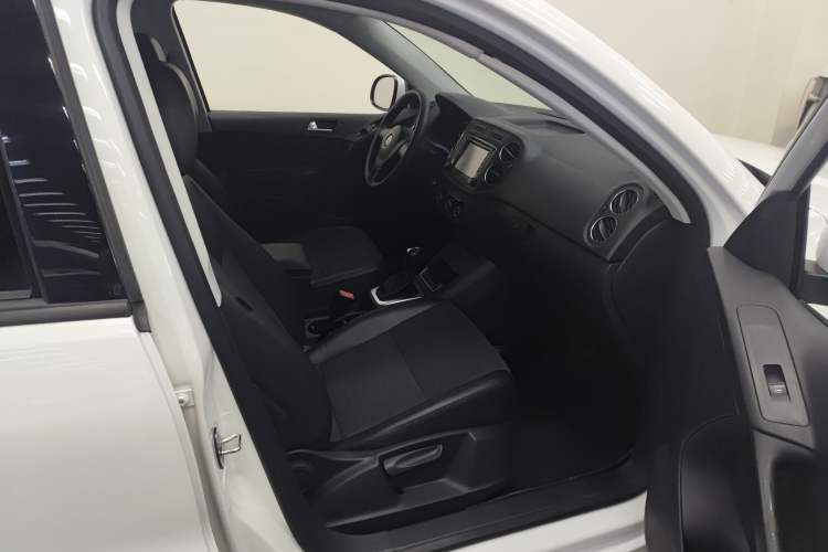 Used Volkswagen Tiguan L 2013 1.8TSI Automatic Two-Wheel Drive Trend Edition